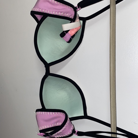 Victoria’s Secret swimsuit top - Picture 4 of 5